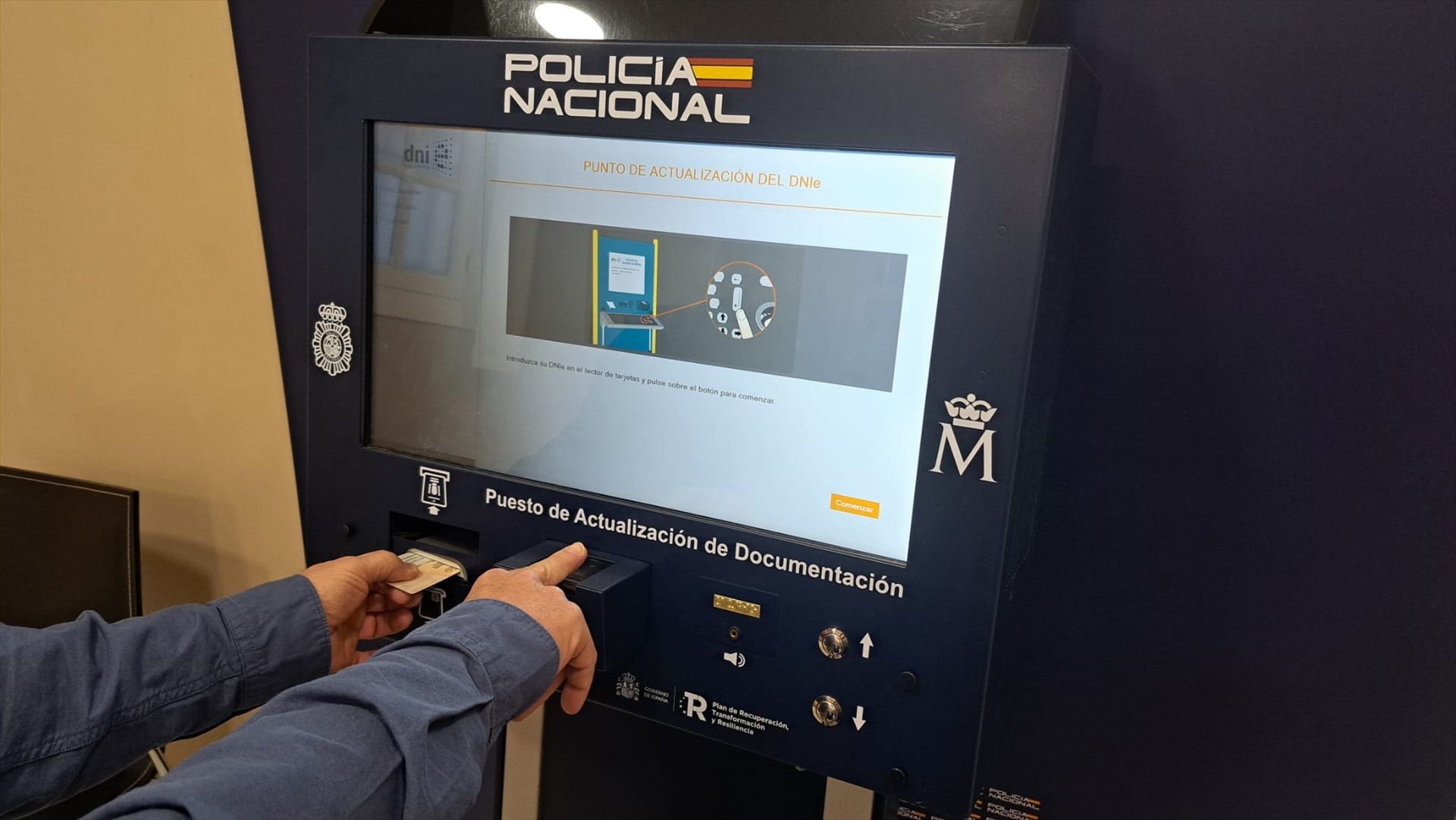 CSIF denuncia la "sobrecarga de trabajo" en las comisarías por el nuevo DNI digital